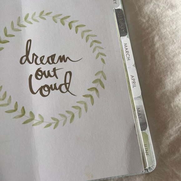 Light Green 12 Month Refillable Planner - Picture 7 of 10